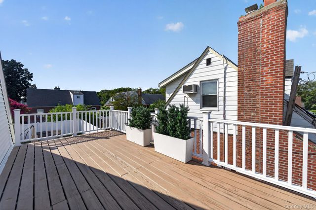69 Bank Street 2FL, Valley Stream, NY 11580