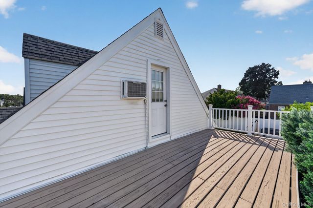 69 Bank Street 2FL, Valley Stream, NY 11580