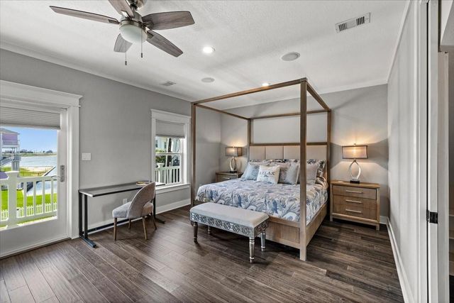 3728 Sabrina, Galveston, TX 77554