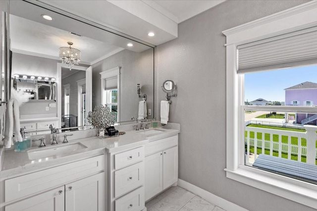3728 Sabrina, Galveston, TX 77554