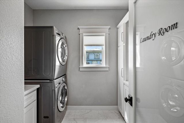 3728 Sabrina, Galveston, TX 77554