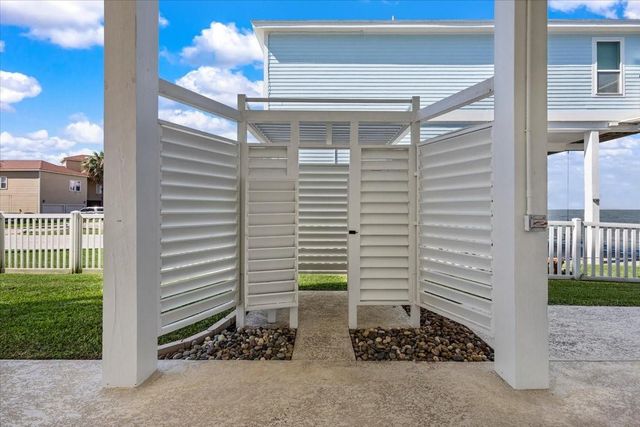 3728 Sabrina, Galveston, TX 77554