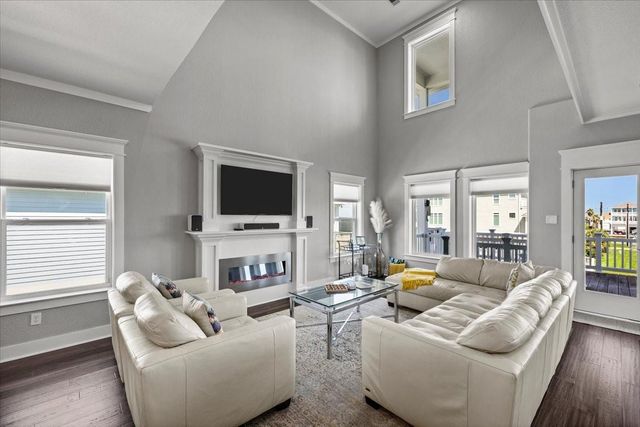 3728 Sabrina, Galveston, TX 77554