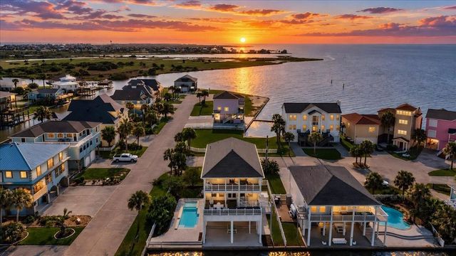 3728 Sabrina, Galveston, TX 77554