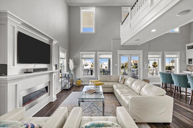 3728 Sabrina, Galveston, TX 77554
