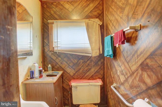 162-164 N ALLISON STREET, Greencastle, PA 17225