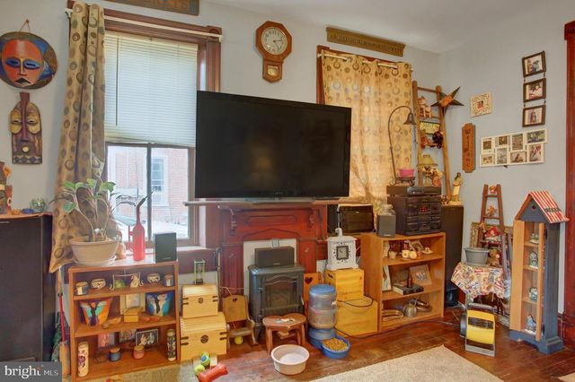 162-164 N ALLISON STREET, Greencastle, PA 17225