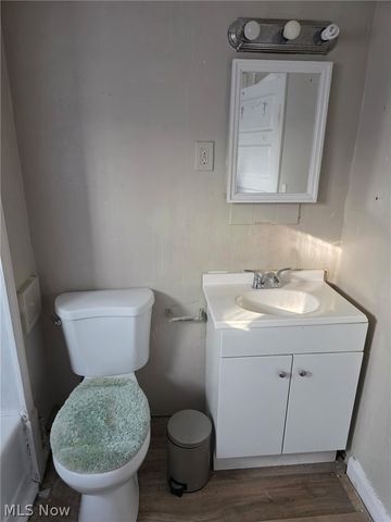 3290 W 82nd Street, Cleveland, OH 44102