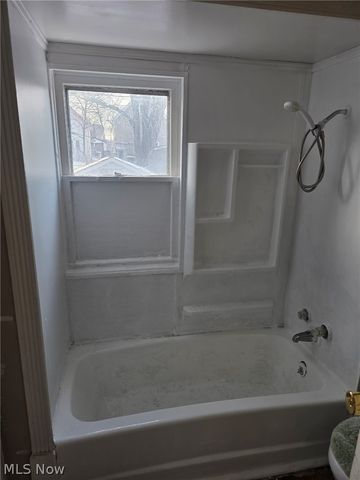 3290 W 82nd Street, Cleveland, OH 44102