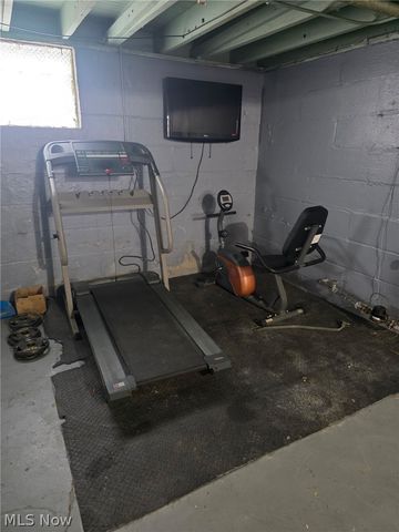 3290 W 82nd Street, Cleveland, OH 44102