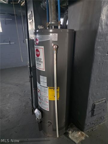 3290 W 82nd Street, Cleveland, OH 44102