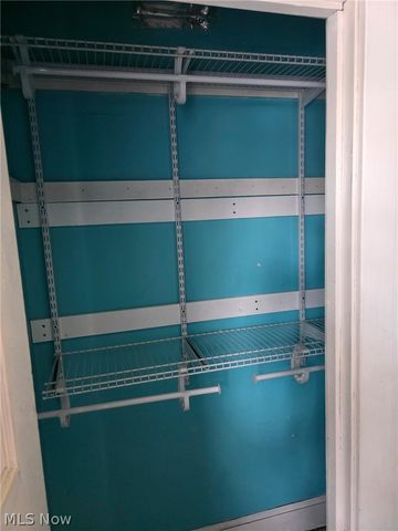 3290 W 82nd Street, Cleveland, OH 44102