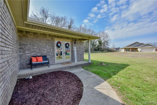 1221 Jamestown, Moundville, AL 35474