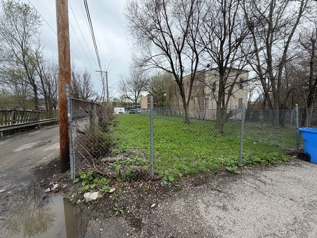 517 N Sawyer Avenue, Chicago, IL 60624