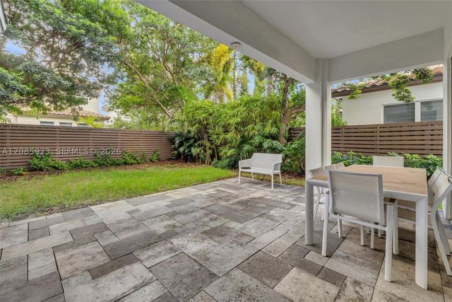 15071 SW 176th St, Miami, FL 33187