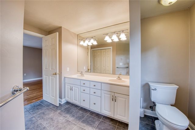 447 Old Clairton Rd, Pleasant Hills, PA 15236