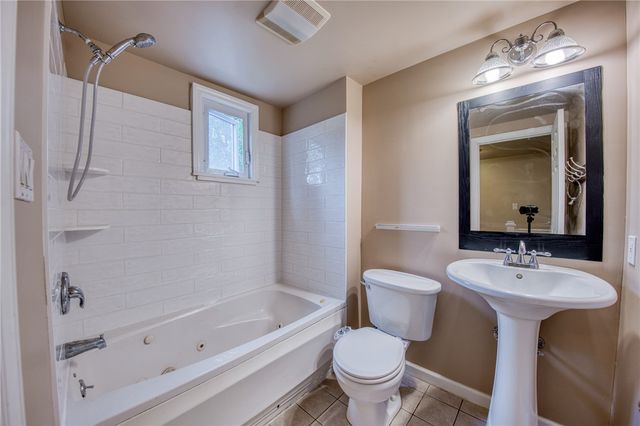 447 Old Clairton Rd, Pleasant Hills, PA 15236