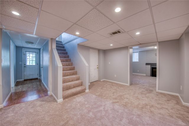 447 Old Clairton Rd, Pleasant Hills, PA 15236