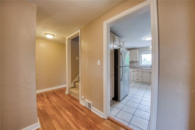 447 Old Clairton Rd, Pleasant Hills, PA 15236