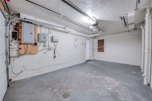 447 Old Clairton Rd, Pleasant Hills, PA 15236
