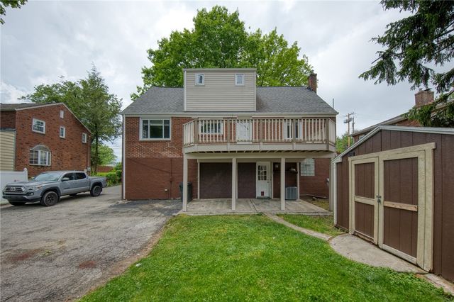 447 Old Clairton Rd, Pleasant Hills, PA 15236