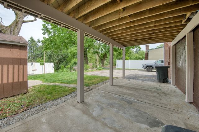 447 Old Clairton Rd, Pleasant Hills, PA 15236