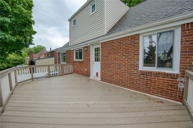 447 Old Clairton Rd, Pleasant Hills, PA 15236
