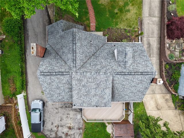 447 Old Clairton Rd, Pleasant Hills, PA 15236