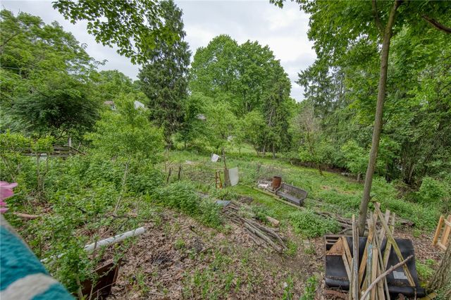 447 Old Clairton Rd, Pleasant Hills, PA 15236