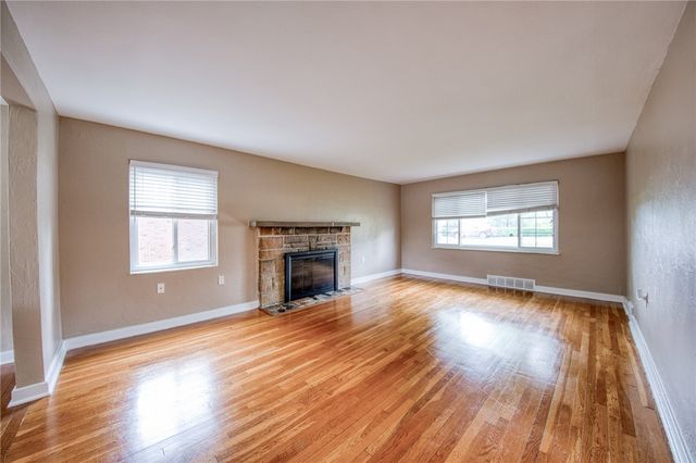447 Old Clairton Rd, Pleasant Hills, PA 15236