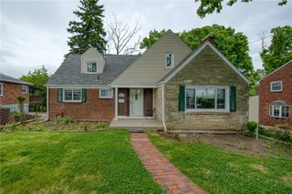 447 Old Clairton Rd, Pleasant Hills, PA 15236