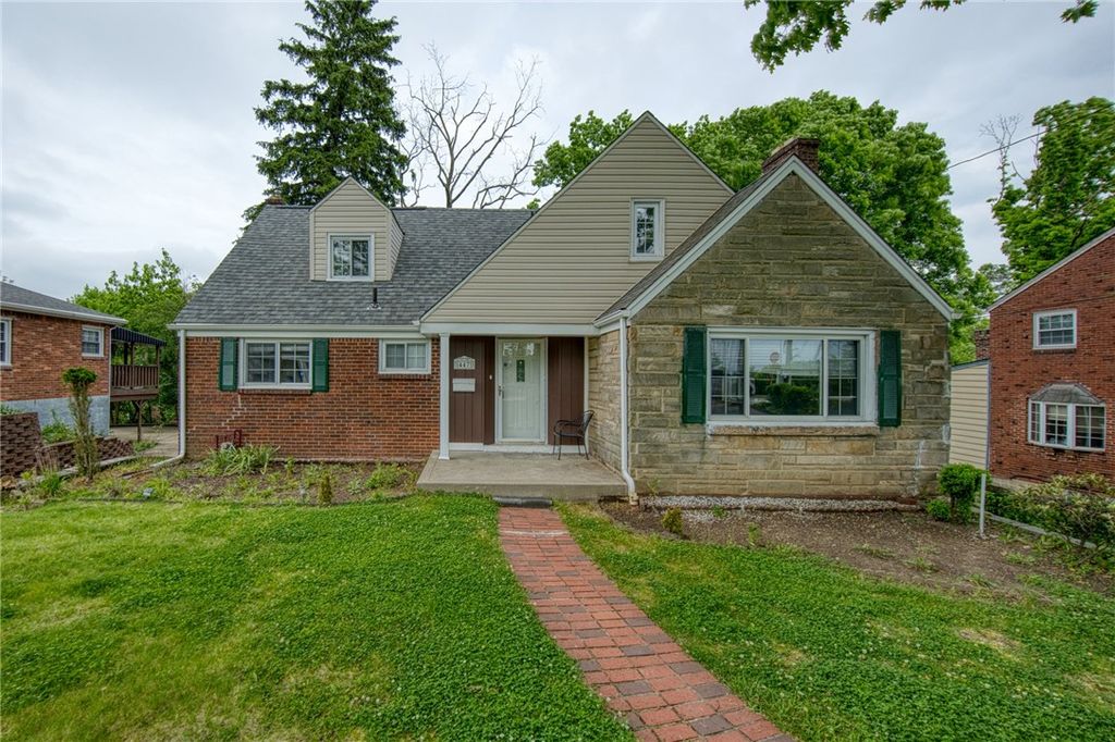 447 Old Clairton Rd, Pleasant Hills, PA 15236