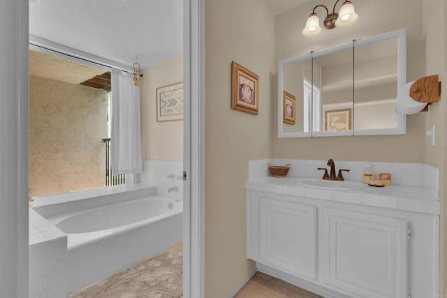 2402 Altisma Way D, Carlsbad, CA 92009