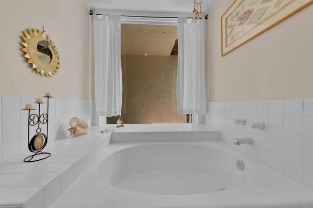 2402 Altisma Way D, Carlsbad, CA 92009