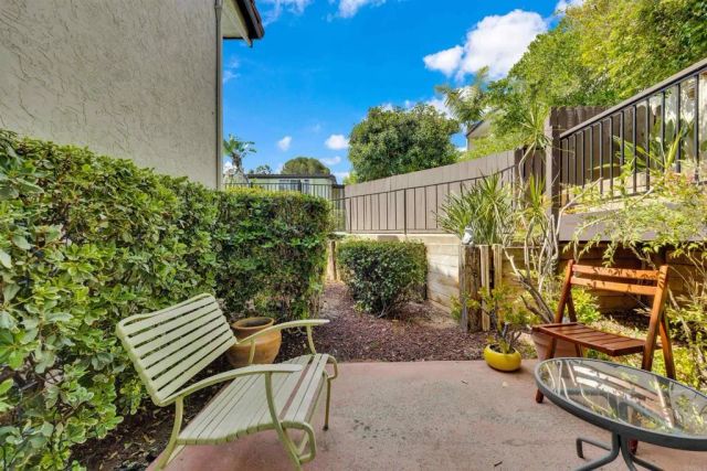 2402 Altisma Way D, Carlsbad, CA 92009