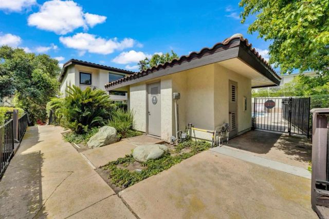 2402 Altisma Way D, Carlsbad, CA 92009