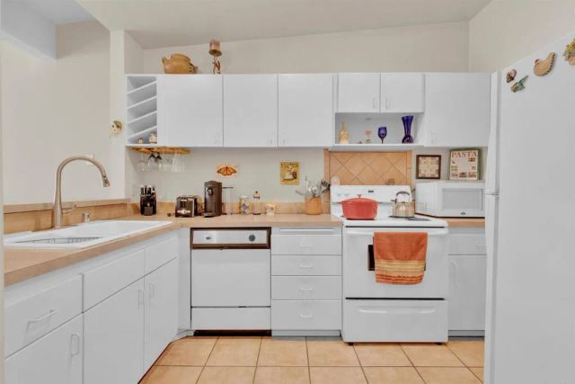 2402 Altisma Way D, Carlsbad, CA 92009
