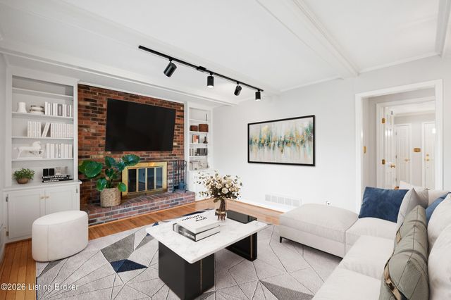 1811 Bainbridge Row Dr, Louisville, KY 40207