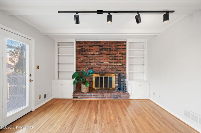 1811 Bainbridge Row Dr, Louisville, KY 40207