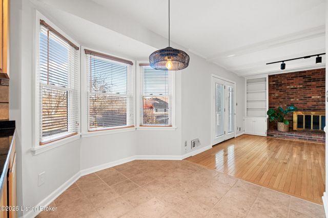 1811 Bainbridge Row Dr, Louisville, KY 40207