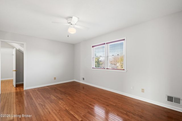 1811 Bainbridge Row Dr, Louisville, KY 40207