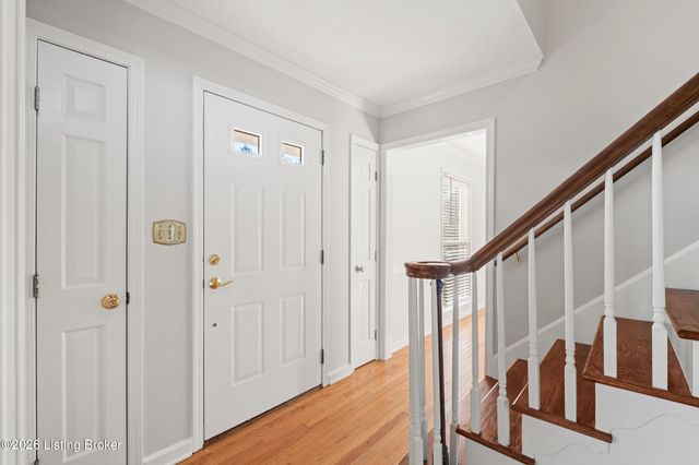 1811 Bainbridge Row Dr, Louisville, KY 40207