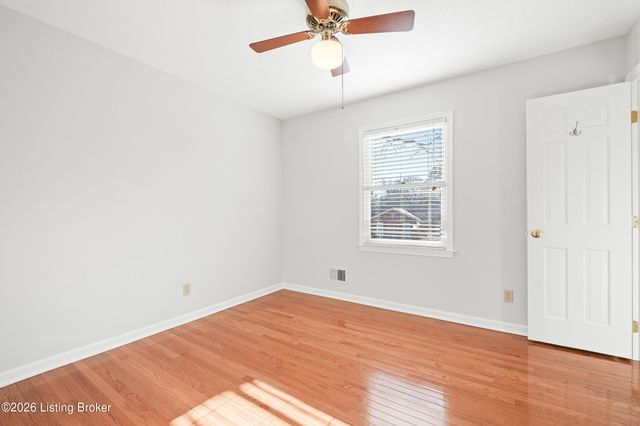 1811 Bainbridge Row Dr, Louisville, KY 40207