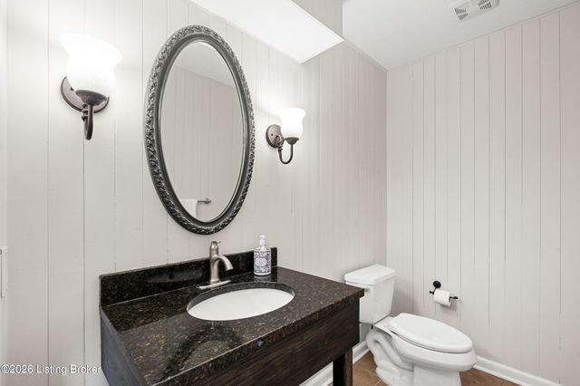 1811 Bainbridge Row Dr, Louisville, KY 40207