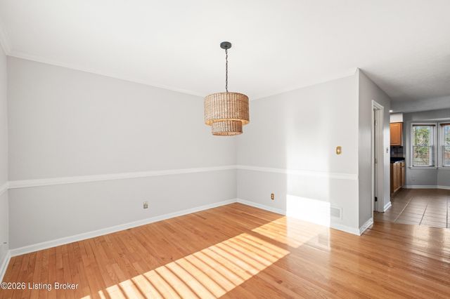 1811 Bainbridge Row Dr, Louisville, KY 40207