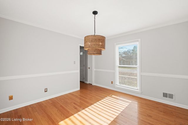 1811 Bainbridge Row Dr, Louisville, KY 40207