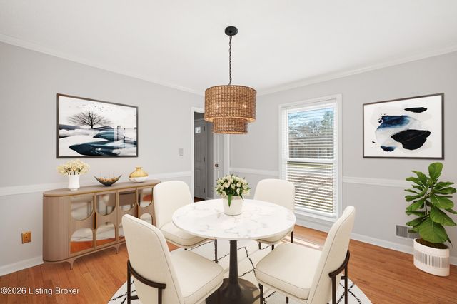 1811 Bainbridge Row Dr, Louisville, KY 40207