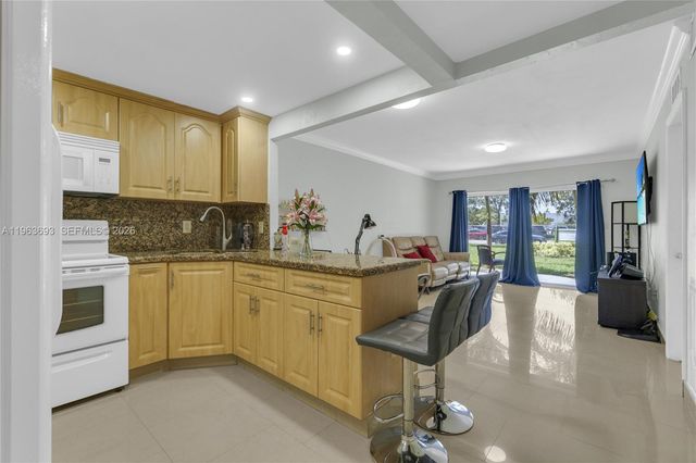 17101 NW 57th Ave 110, Miami Gardens, FL 33055