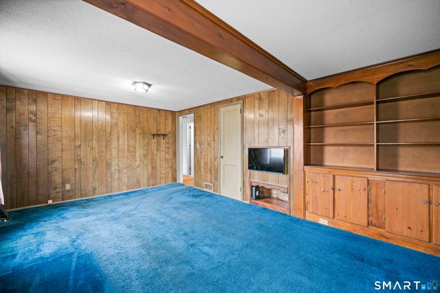 9 Foxcroft Road, Enfield, CT 06082