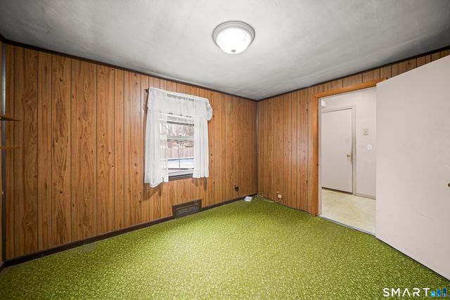 9 Foxcroft Road, Enfield, CT 06082